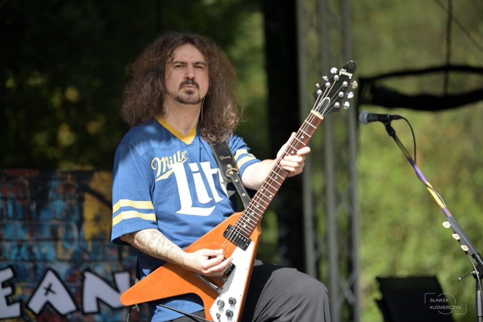 Od riffu Jana Borysewicza do nowego singla EMOCEAN DRIVE